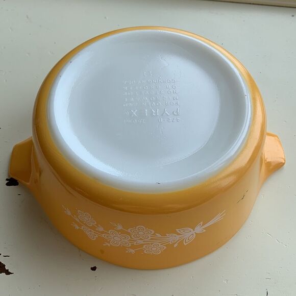 🌞Host Pick 🌞PYREX Gold & white butterfly bowl‎ - Picture 5 of 9